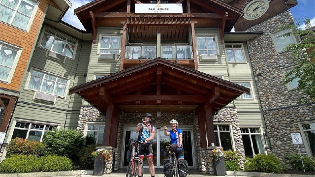 Old House Hotel in Comox