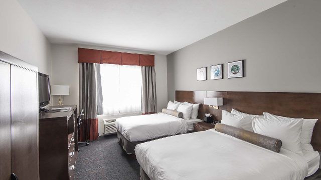 Edgewater Hotel in Whitehorse