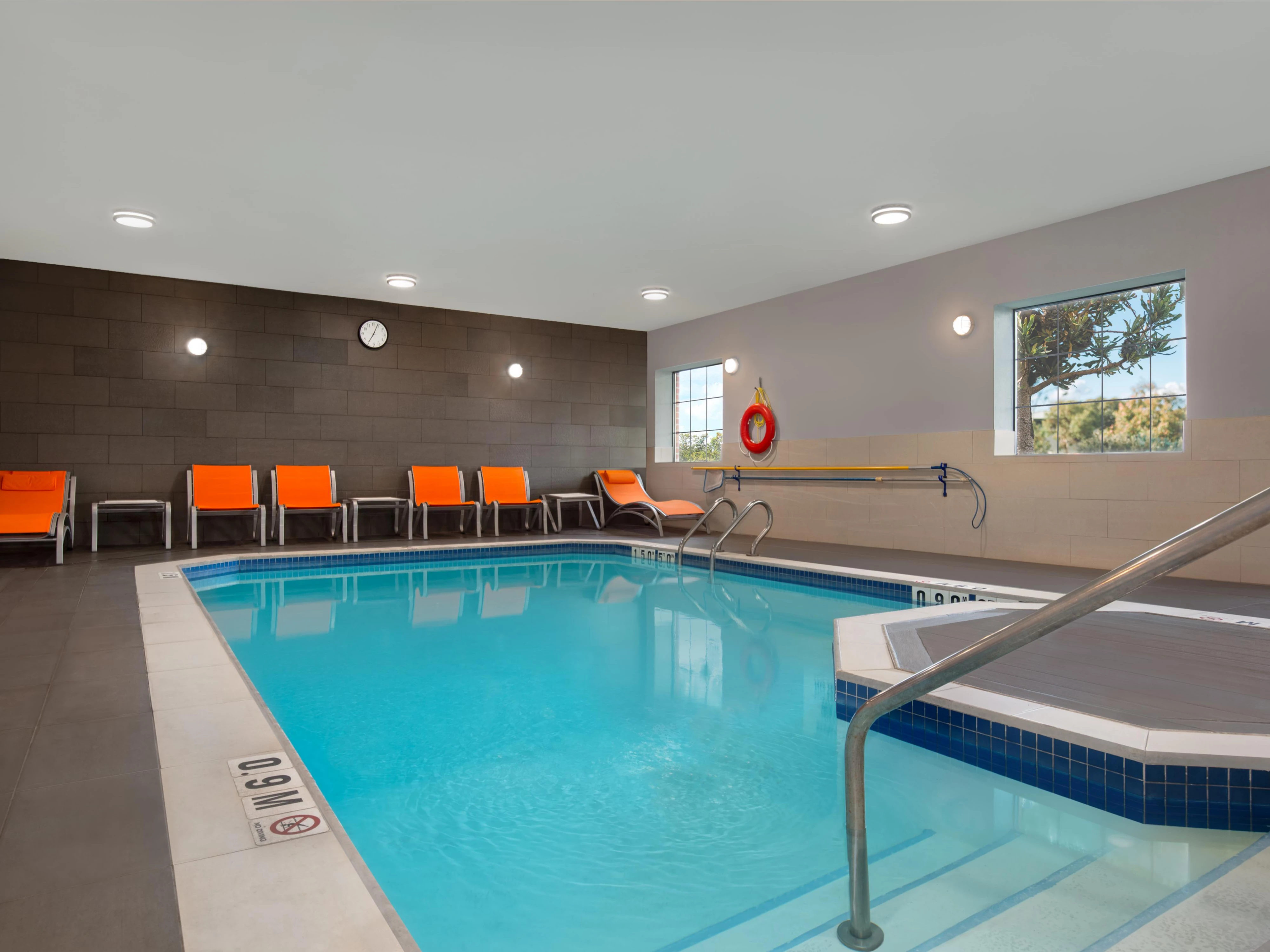 Holiday Inn Express & Suites Barrie by IHG in Barrie