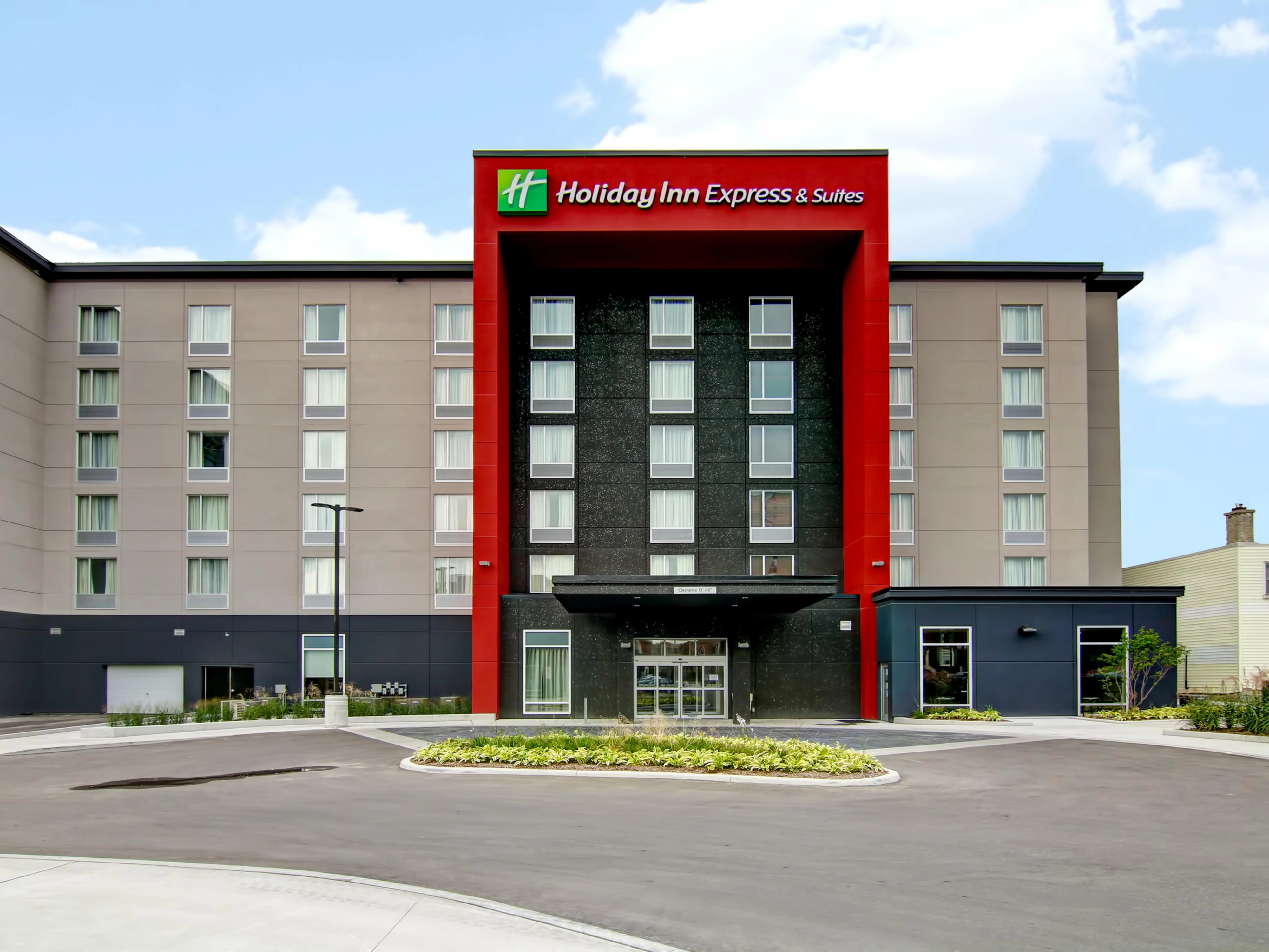 Holiday Inn Express & Suites Oshawa Downtown - Toronto Area by IHG in Oshawa